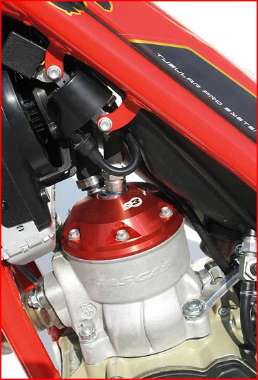 S3parts Zylinderkopf Abdeckung für Gasgas 250 / 280 / 300 ccm in Rot